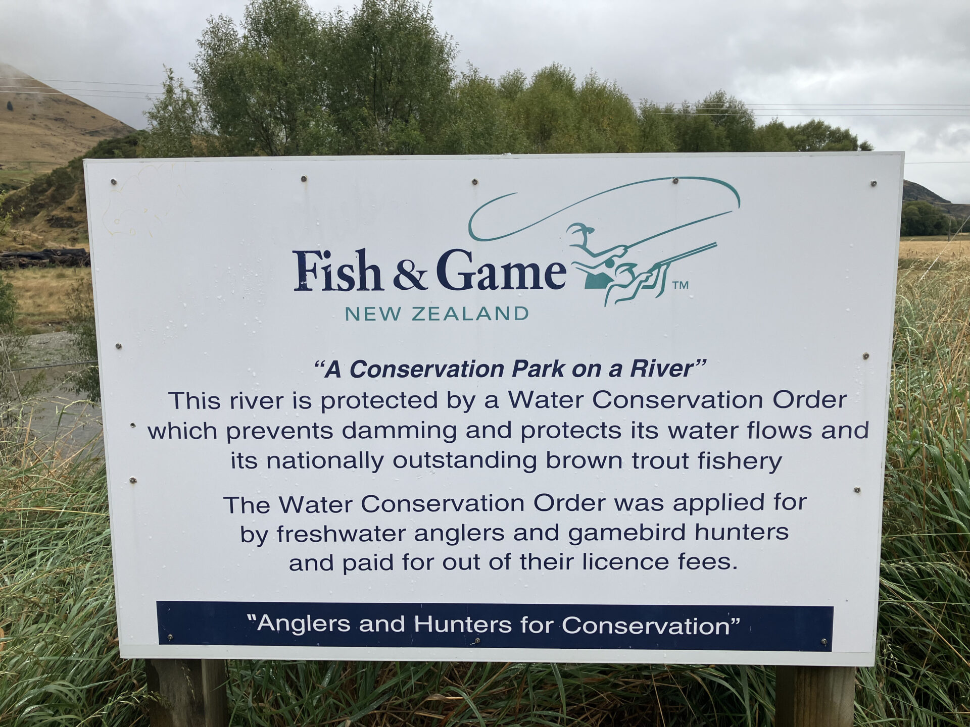 ニュージーランド渓流釣りfish&game